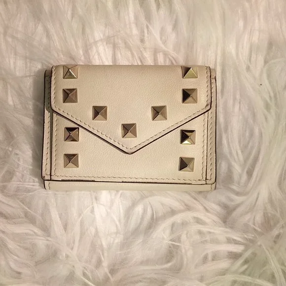 VGUC Valentino Garavani Rockstud Compact Wallet (w/ Auth, Care & RFID Cards) - Picture 2 of 12
